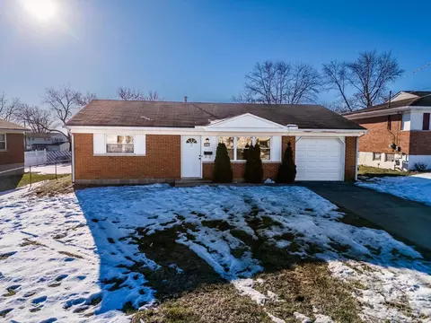 829 Hargrove Way, Forest Park, OH 45240