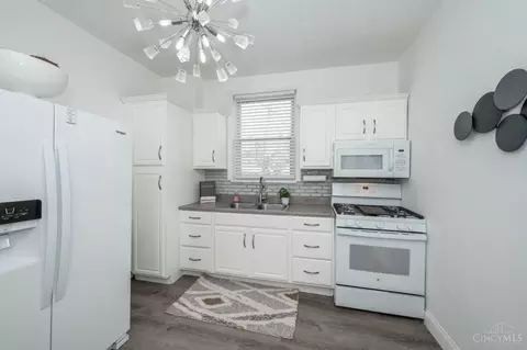 Kitchen - 705 Elm Ct, Reading, OH 45215 photo 2 of 2