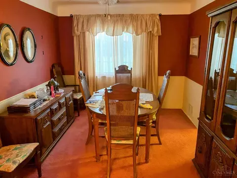 Dining - 1054 Covedale Ave, Cincinnati, OH 45238 photo 1 of 1
