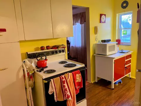 Kitchen - 1054 Covedale Ave, Cincinnati, OH 45238 photo 1 of 3