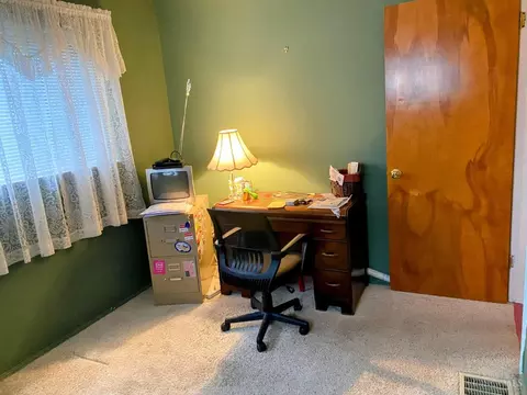 Bedroom - 1054 Covedale Ave, Cincinnati, OH 45238 photo 1 of 3