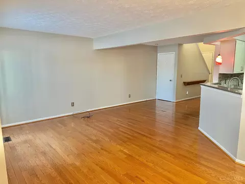 6806 Sandharbor Ct, Hamilton Township, OH 45039 photo 5