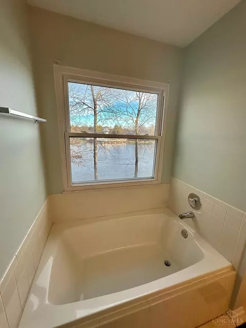6806 Sandharbor Ct, Hamilton Township, OH 45039 photo 15