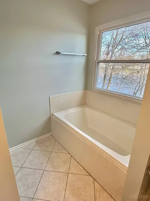 6806 Sandharbor Ct, Hamilton Township, OH 45039 photo 18