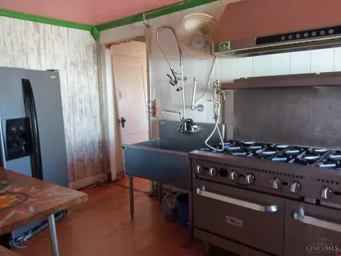Kitchen - 9481 Beech Dr, Cincinnati, OH 45231 photo 1 of 1