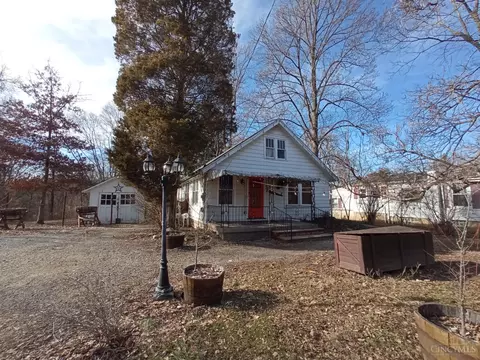 Exterior - 9481 Beech Dr, Cincinnati, OH 45231 photo 2 of 2