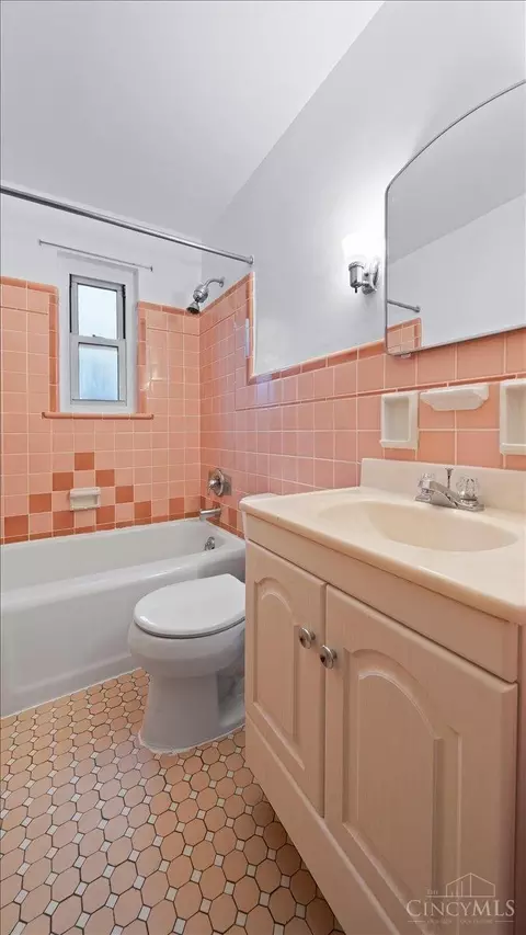 Bath - 6508 Merwin Ave, Cincinnati, OH 45227 photo 2 of 2