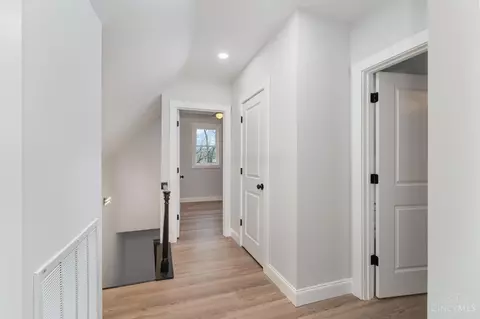 Entry Way - 119 Grove St, Blanchester, OH 45107 photo 2 of 4