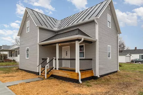 119 Grove St, Blanchester, OH 45107