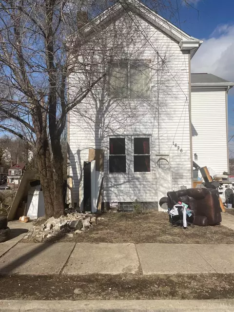 1626 Carll St, Cincinnati, OH 45225