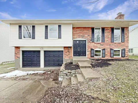 946 Harrogate Ct, Forest Park, OH 45240