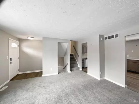 10353 Hawkhurst Dr, Cincinnati, OH 45231 photo 12