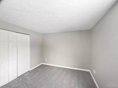 10353 Hawkhurst Dr, Cincinnati, OH 45231 photo 5