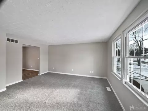 10353 Hawkhurst Dr, Cincinnati, OH 45231 photo 3