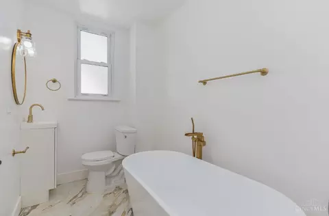 Bath - 910 Kirbert Ave, Cincinnati, OH 45205 photo 2 of 2
