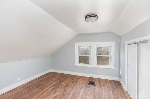 Bedroom - 910 Kirbert Ave, Cincinnati, OH 45205 photo 5 of 5
