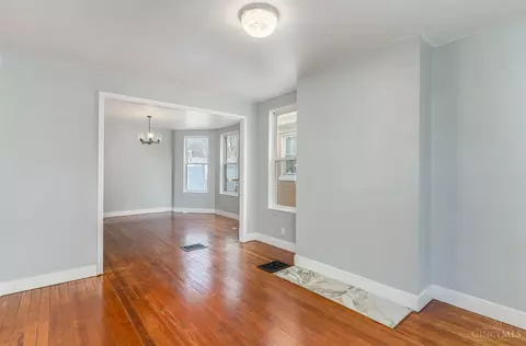 Living - 910 Kirbert Ave, Cincinnati, OH 45205 photo 1 of 3