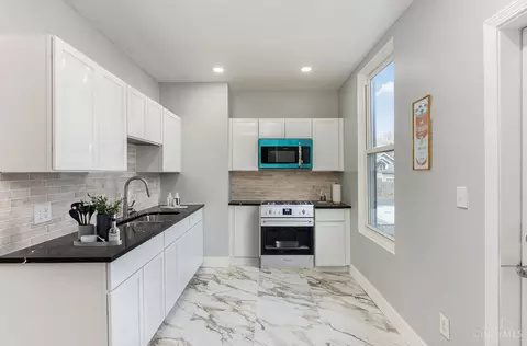 Kitchen - 910 Kirbert Ave, Cincinnati, OH 45205 photo 1 of 1