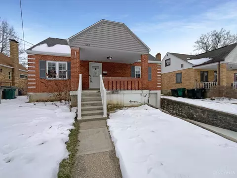 952 Edgetree Ln, Cincinnati, OH 45238