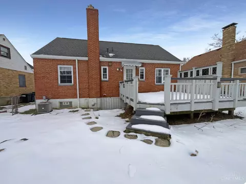 Exterior - 952 Edgetree Ln, Cincinnati, OH 45238 photo 4 of 4