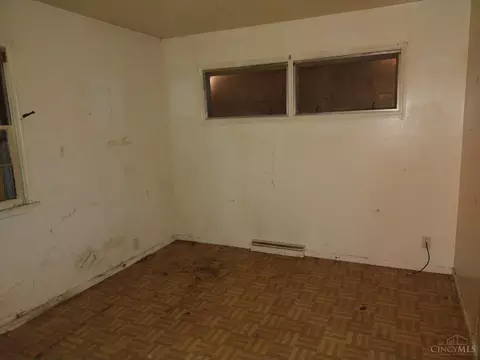 Bedroom - 1098 Corwin Ave, Hamilton, OH 45015 photo 3 of 6