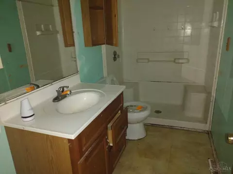 Bath - 1098 Corwin Ave, Hamilton, OH 45015 photo 1 of 1