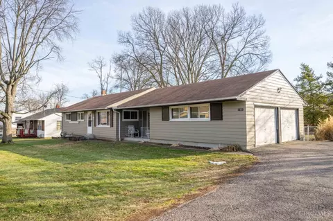 723 Cloverdale Ave, Springdale, OH 45246