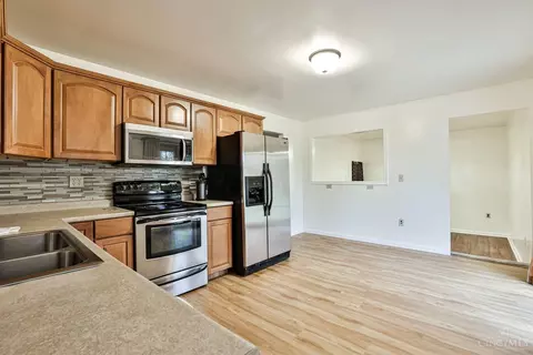 Kitchen - 2487 Aquarius Dr, Cincinnati, OH 45231 photo 3 of 4