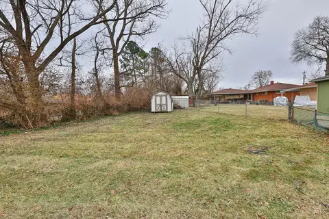 Exterior - 2487 Aquarius Dr, Cincinnati, OH 45231 photo 6 of 8