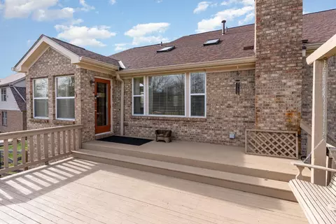 Exterior - 1096 Castlebay Dr, Cincinnati, OH 45245 photo 8 of 8