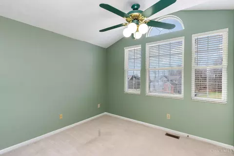 Bedroom - 1096 Castlebay Dr, Cincinnati, OH 45245 photo 3 of 4