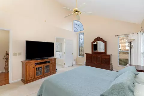Bedroom - 1096 Castlebay Dr, Cincinnati, OH 45245 photo 2 of 4