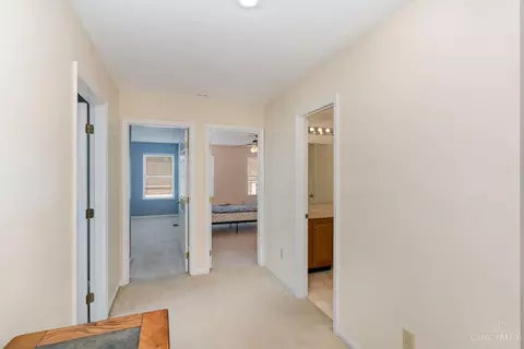 Entry Way - 1096 Castlebay Dr, Cincinnati, OH 45245 photo 1 of 2