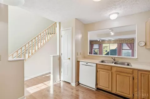 446 Napa Ct, Cincinnati, OH 45255 photo 14