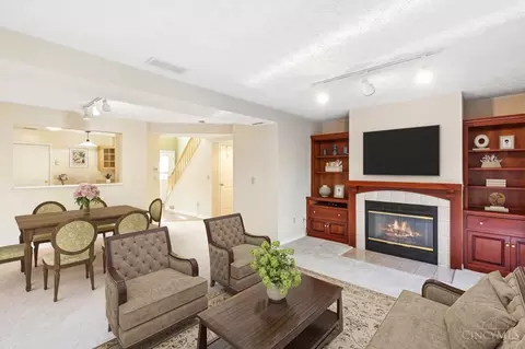 446 Napa Ct, Cincinnati, OH 45255 photo 8