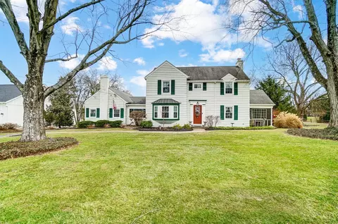 6586 Kenwood Rd, Madeira, OH 45243