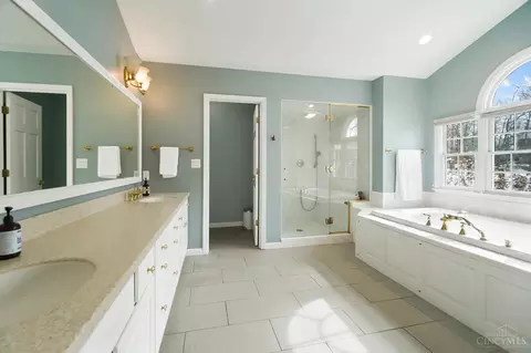 Bath - 7405 Demar Rd, Cincinnati, OH 45243 photo 3 of 8