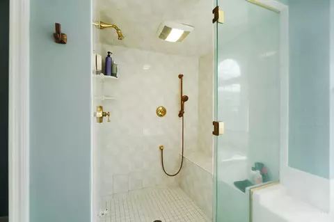 Bath - 7405 Demar Rd, Cincinnati, OH 45243 photo 5 of 8