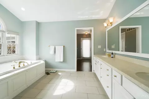 Bath - 7405 Demar Rd, Cincinnati, OH 45243 photo 4 of 8