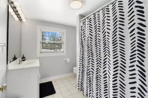 Bath - 7405 Demar Rd, Cincinnati, OH 45243 photo 6 of 8