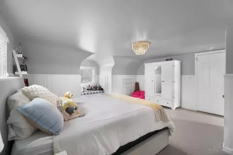Bedroom - 7405 Demar Rd, Cincinnati, OH 45243 photo 3 of 7