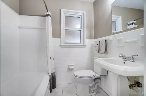 Bath - 8685 Wicklow Ave, Cincinnati, OH 45236 photo 1 of 5