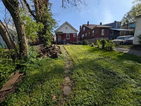 Exterior - 121 Sixty Eighth St, Cincinnati, OH 45216 photo 3 of 5