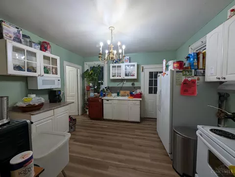Kitchen - 121 Sixty Eighth St, Cincinnati, OH 45216 photo 1 of 1