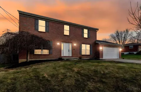 8880 Cox Rd, West Chester, OH 45069