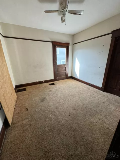 2635 Cora Ave, Cincinnati, OH 45211 photo 5