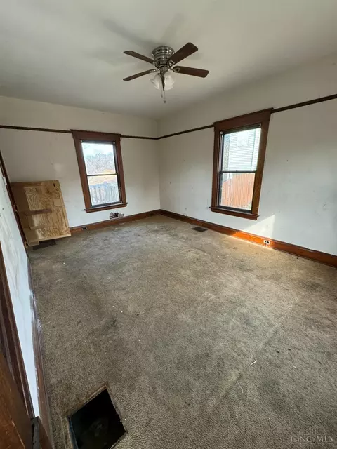 2635 Cora Ave, Cincinnati, OH 45211 photo 2