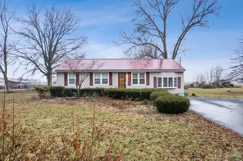 2796 St Rt 131, Fayetteville, OH 45118