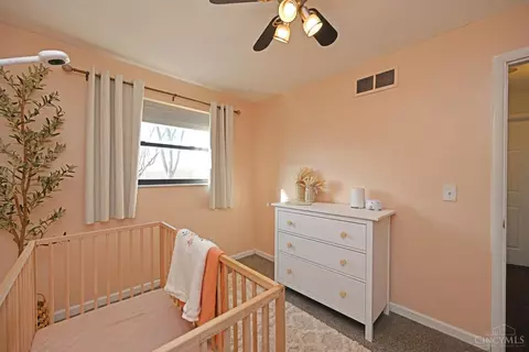 Bedroom - 685 Libbejo Dr, Cincinnati, OH 45233 photo 8 of 11