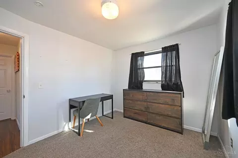 Bedroom - 685 Libbejo Dr, Cincinnati, OH 45233 photo 5 of 11